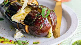 Баклажан, запеченный с сыром и зеленым маслом