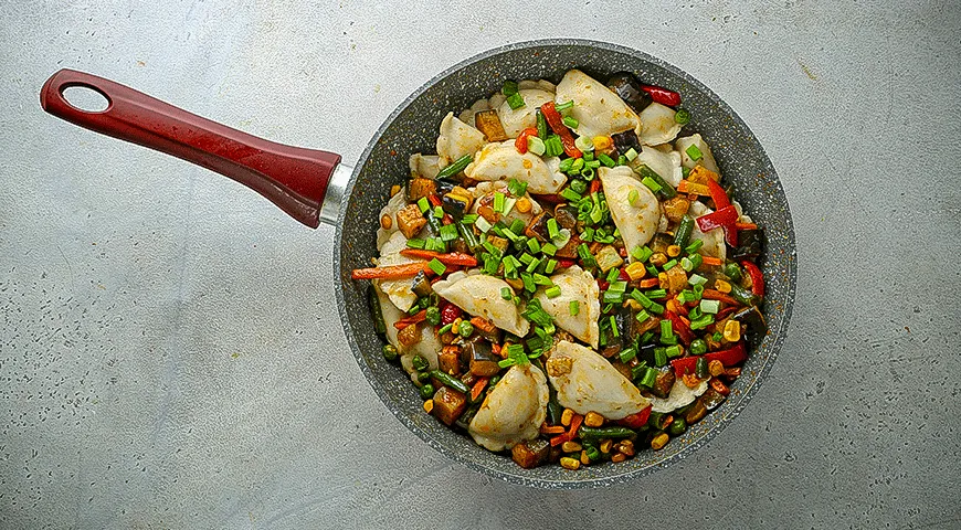 Жаркое из овощей  с варениками