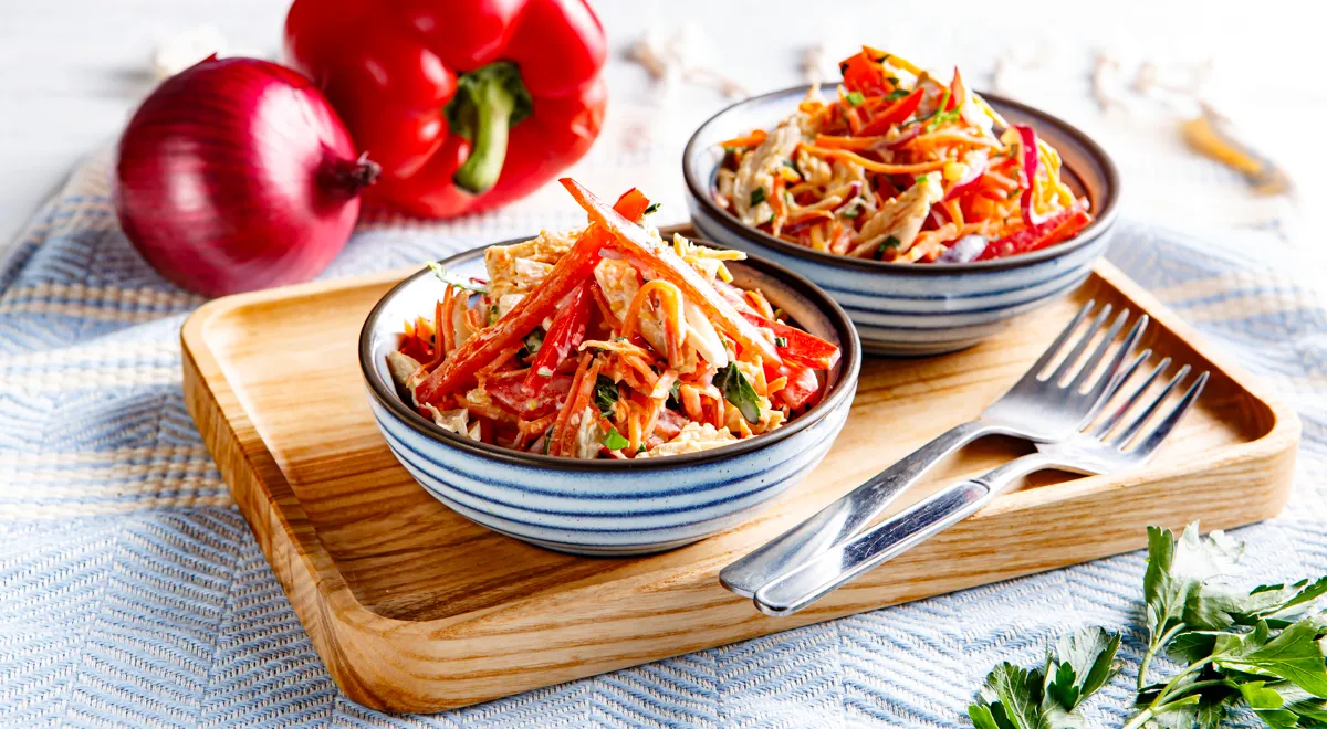 Рецепт салата с корейской морковью, курицей и болгарским перцем