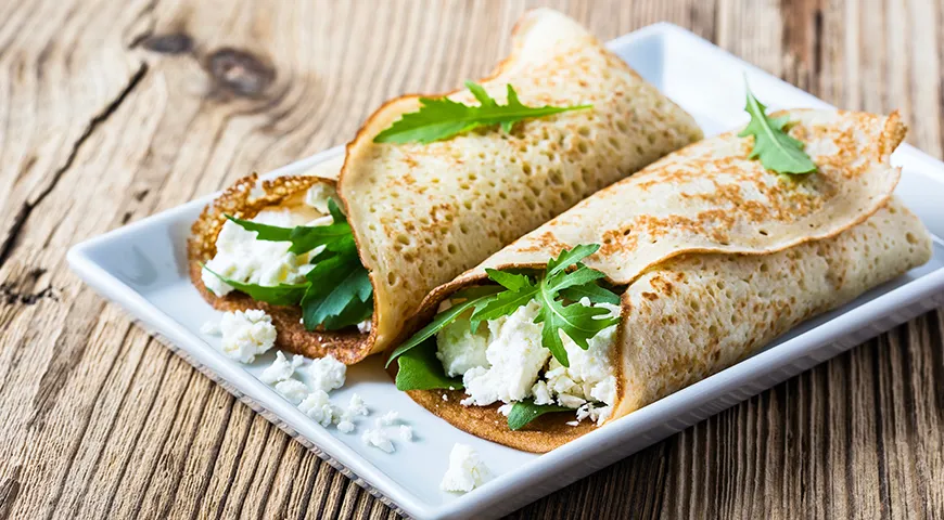 Блины с дырочками хороши с несладкими начинками