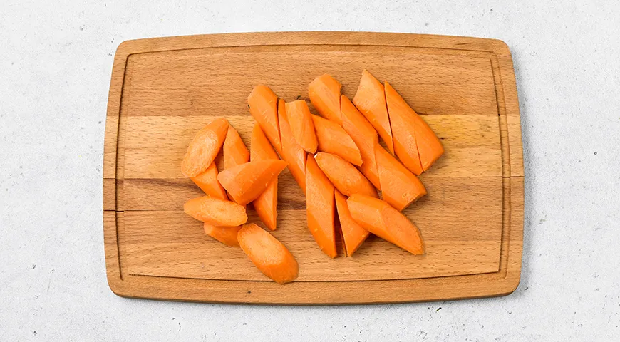 Шурпа в казане на костре