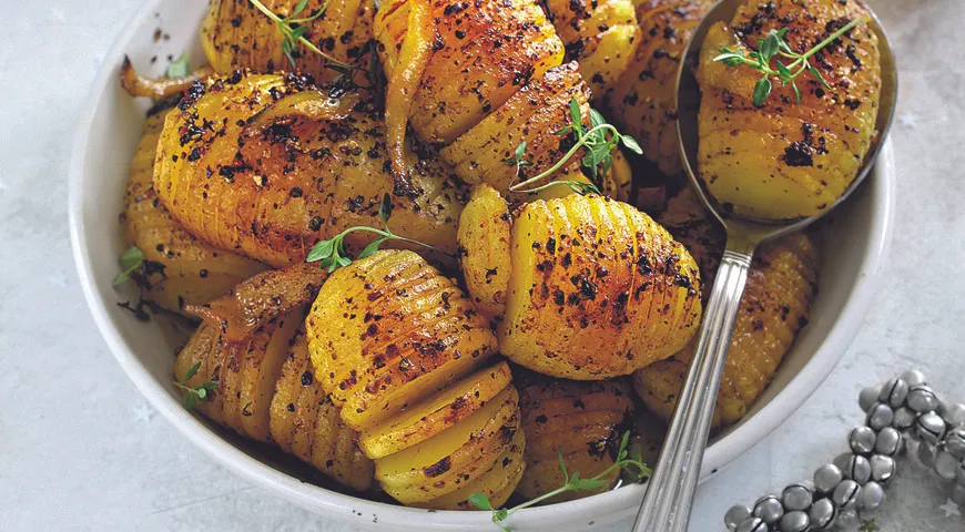 Картофель-гармошка с черным перцем