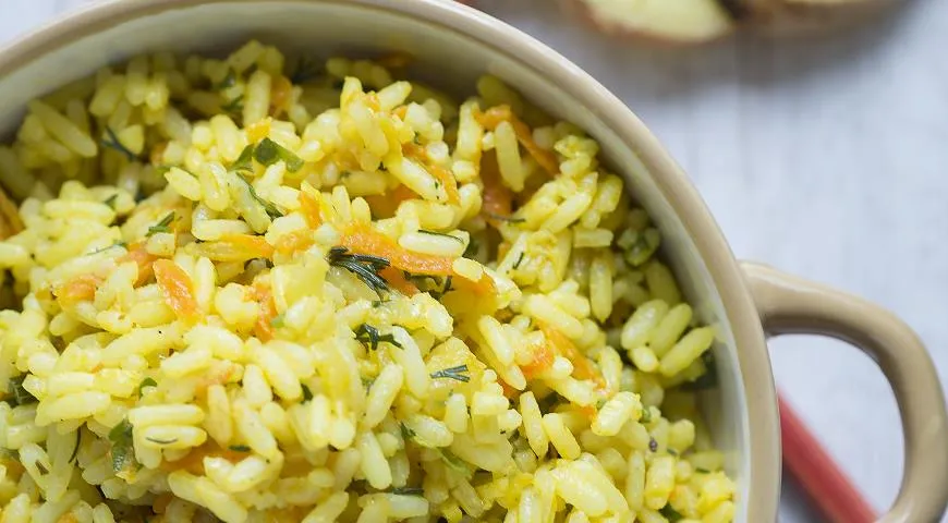 Рис с приправой карри по-индийски