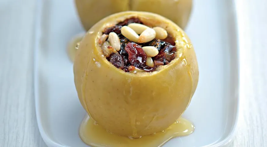 Запеченные яблоки с медом и грецкими орехами - пошаговый рецепт с фото на Готовим дома