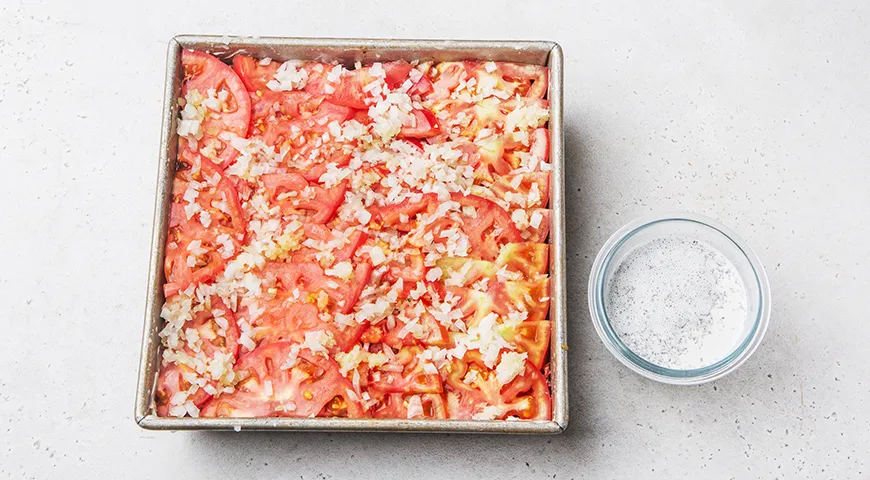 Картофельная запеканка с фаршем и овощами под сыром