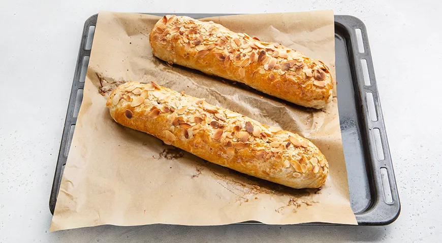 Яблочный штрудель из слоеного теста