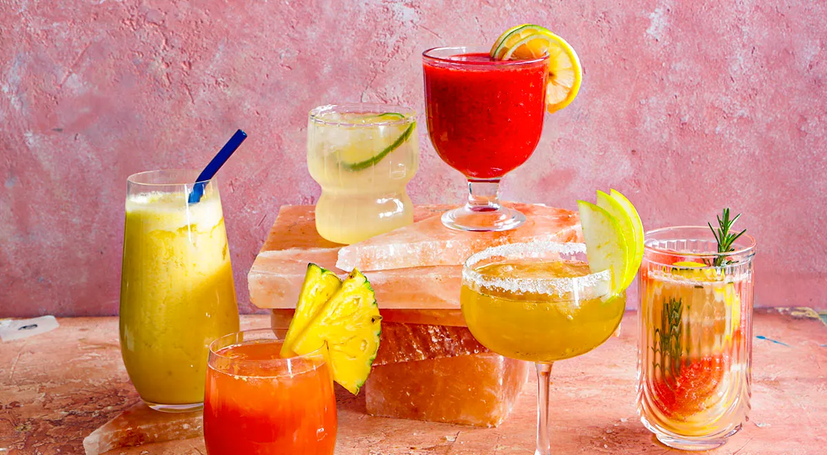 Безалкогольные коктейли с фруктовыми соками и тониками