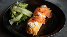 Рецепты с яйцом куриным, сливками и лососем