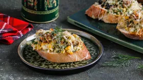 Бутерброды с сайрой и яйцом