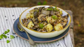 Гречневая каша с картофелем и грибами