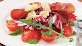 Рецепты с молочной продукцией, томатами и мясной гастрономией