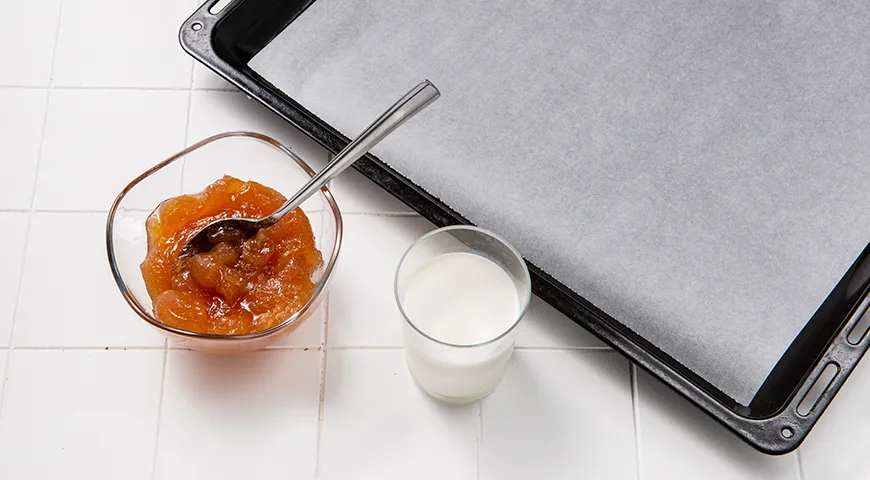 Бисквитный рулет с повидлом