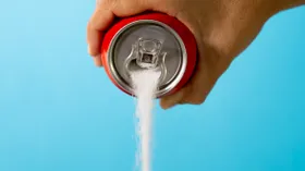 Диетическая газировка может быть опаснее обычной: сколько разрешается выпивать в день?