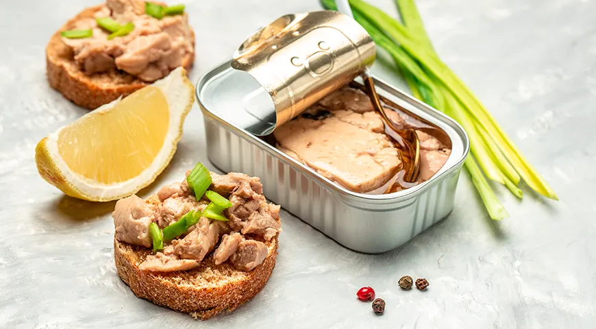 В продаже печень трески представлена в виде натуральных консервов