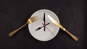 Стоматолог сообщила, почему интервальное питание считается вредным для зубов