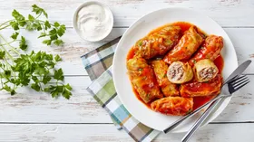 В каком соусе готовить голубцы — найден рецепт универсальной заливки без сметаны и томатной пасты