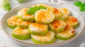 Кабачки в микроволновке под сыром