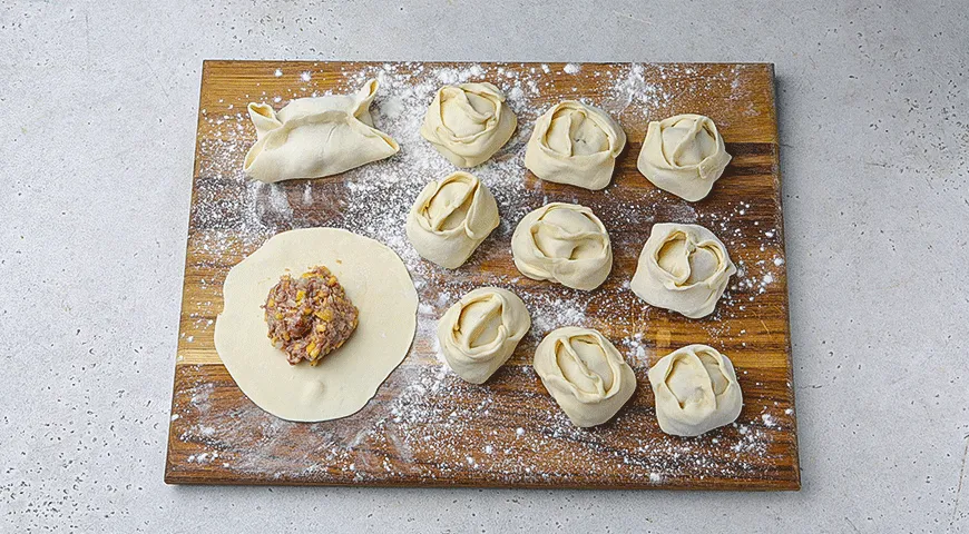 Манты с говядиной и тыквой