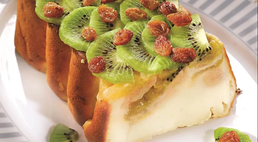 Творожный десерт с киви и хурмой