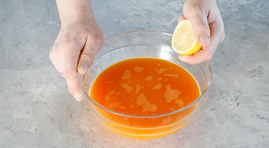 В сок можно добавить и сок лайма или апельсина, не только лимон сочетается с тыквой