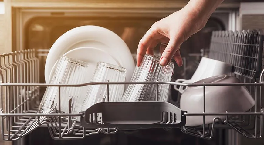 Посудомоечная машина — самый эффективный способ мыть тарелки: экономится и вода, и электроэнергия