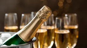 История советского шампанского: как большевики подарили стране «народное игристое»