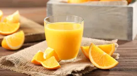 Свежевыжатый апельсиновый сок: польза и вред