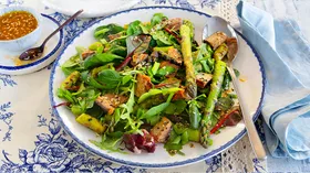 Салат с консервированной скумбрией и спаржей, рецепт с рисовым уксусом