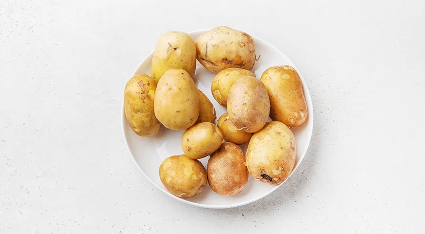 Картофельная запеканка с фаршем и овощами под сыром