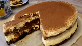 Торт со сливочным сырным кремом и черносливом