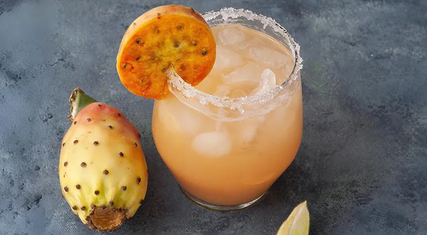 Коктейль с сиропом опунции