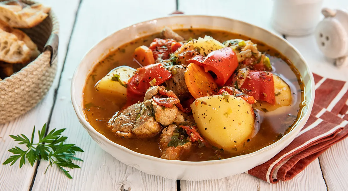 Шурпа из свинины на костре