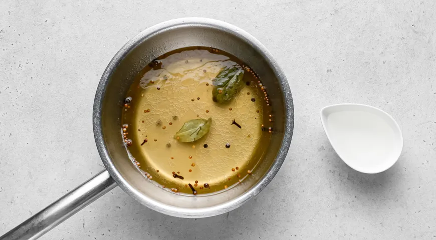 Быстрая маринованная капуста с перцем