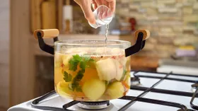 10 блюд с добавлением водки: от блинов и заготовок до горячего и десертов