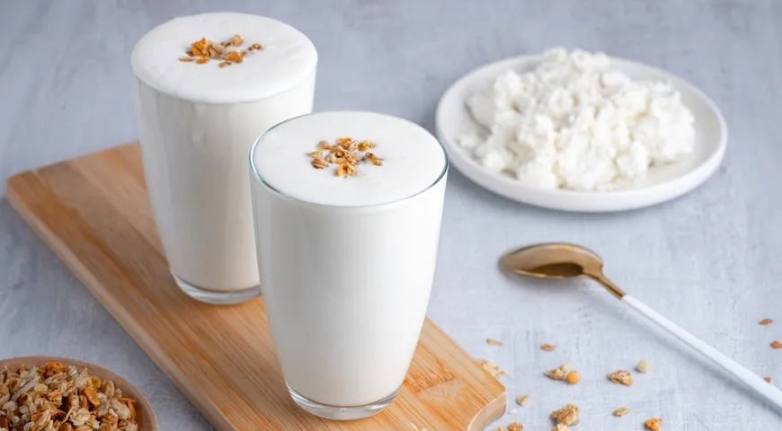 Качественный кефир однороден, без крупинок, но с присутствием мелких пузырьков углекислого газа