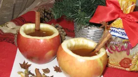Пряный согревающий яблочный напиток Новогоднее чудо с коньяком 