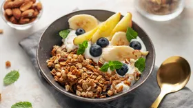 Как приготовить гранолу: 9 вариантов полезного завтрака