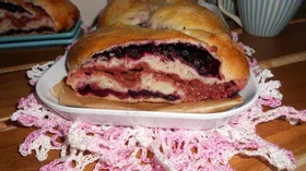 Пирог-плетёнка с ягодным ассорти