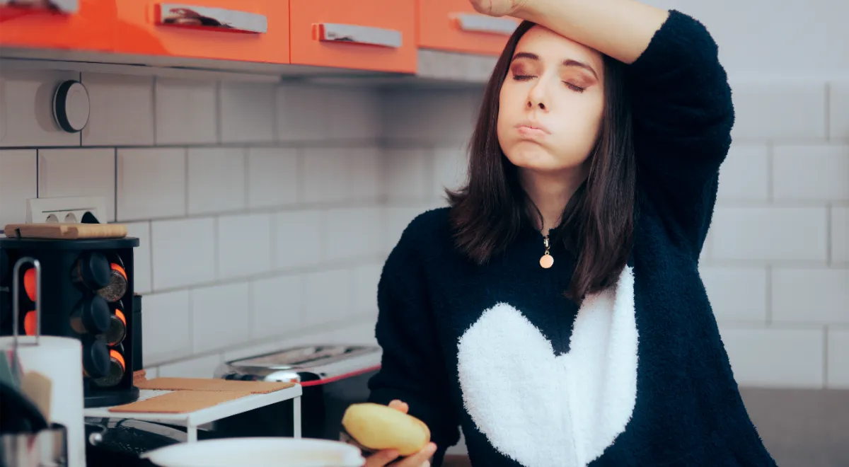 Блогер показал, как ускорить чистку картофеля — и заодно уберечь пальцы от порезов