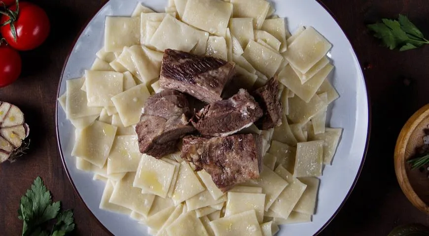 Дагестанский хинкал часто путают с грузинскими хинкали, но это разные блюда