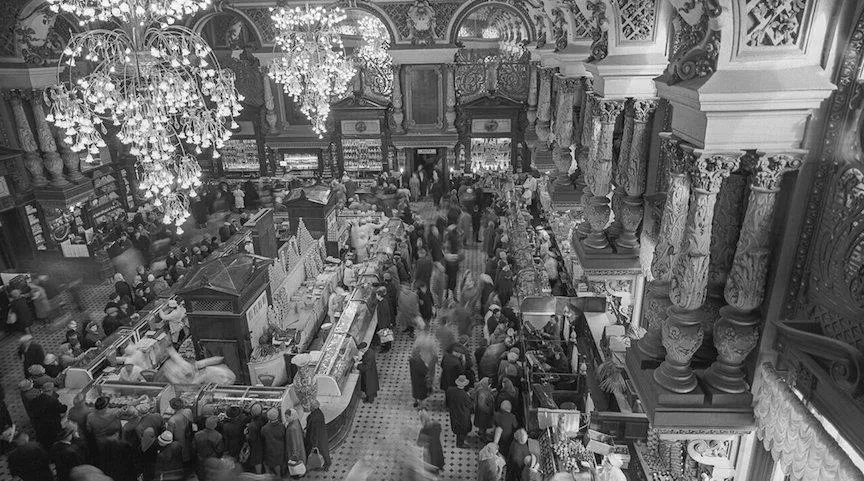 Исторический магазин-гастроном в советские годы