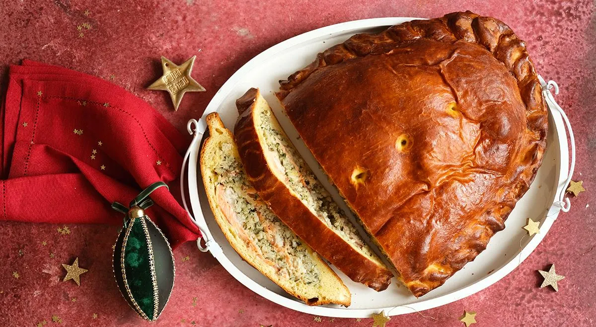 К новогодним праздникам – самое то: кулебяка, расстегаи, тарт и прочие пироги с рыбой