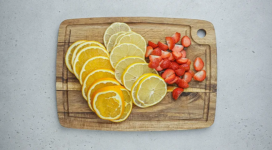 Коктейль «Весенняя сангрия»