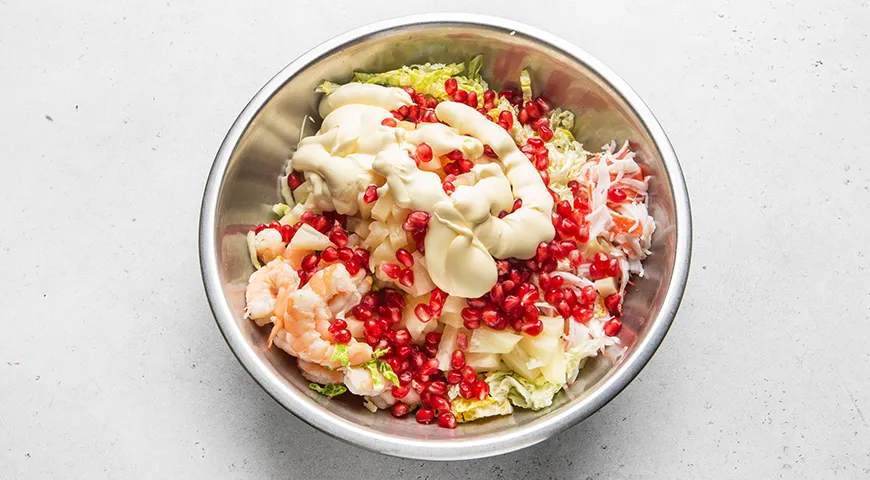 Салат «Стрелы Амура» с креветками и гранатом