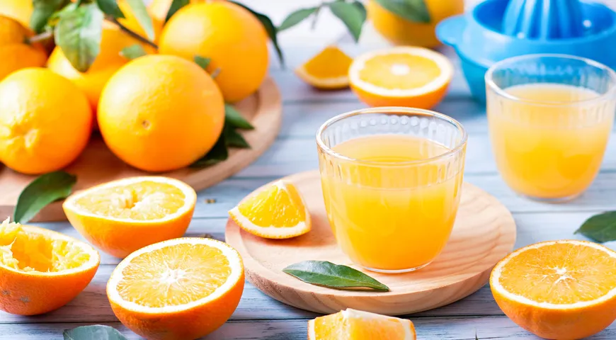 Апельсиновый сок хранится в холодильнике не больше 2-3 дней, для дальнейшего хранения его лучше заморозить