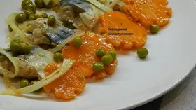 Маринованная скумбрия с горошком