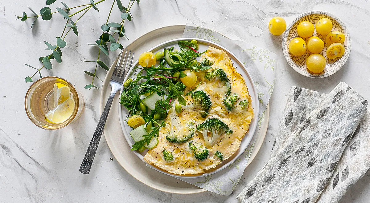 Брокколи с яйцом и сыром