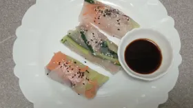 Спринг-роллы с осьминогами и овощами