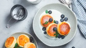 Вкусные сырники на завтрак: 7 аппетитных рецептов для тех, кто готовит с любовью