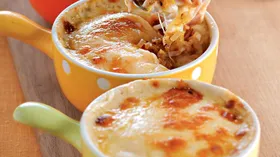 Рецепты с сырами, фруктами и индейкой